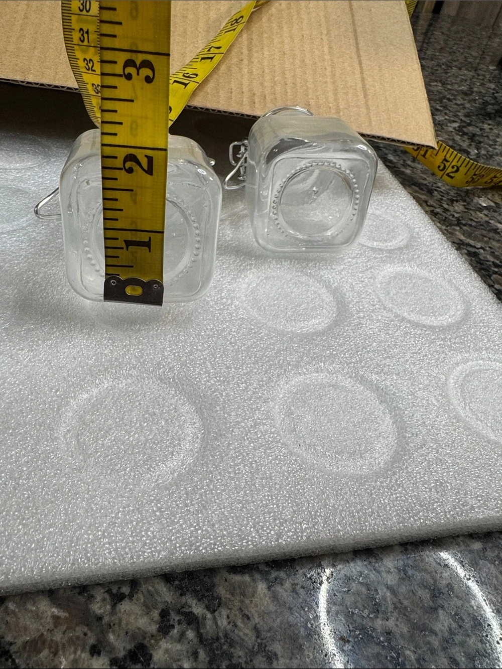 Kamota Clear Glass spice jars flip top clamp Jars case of 30 NWT